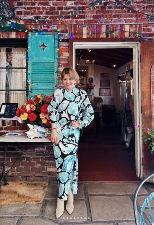 杨天真再晒留学流水账！穿田园风和好友吃川菜，看到架子鼓走不动