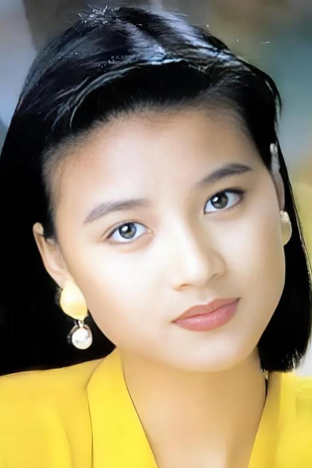 黎燕珊:亚视首位选美冠军