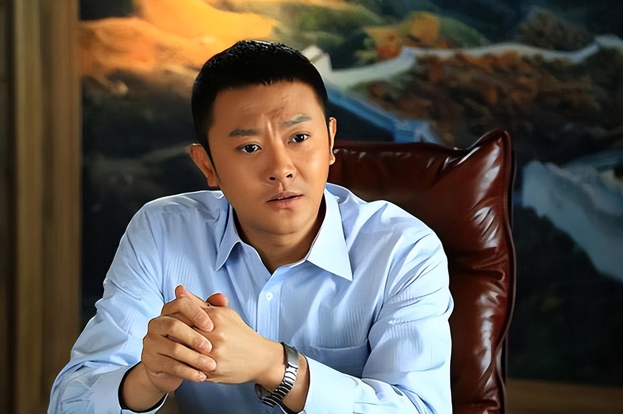 边潇潇没想到，被她败坏了名声的印小天，竟因一个举动，口碑逆袭