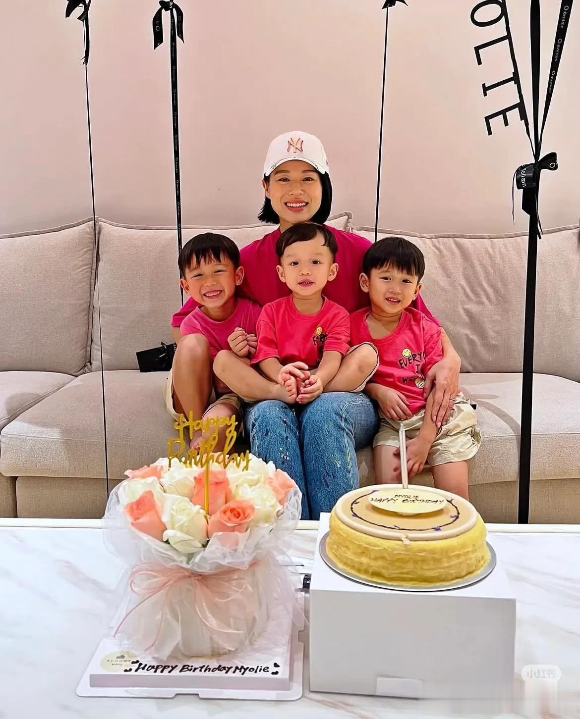 胡杏儿庆祝锡婚，桌上摆60多瓶茅台酒，让朋友狂饮，场面太奢侈了