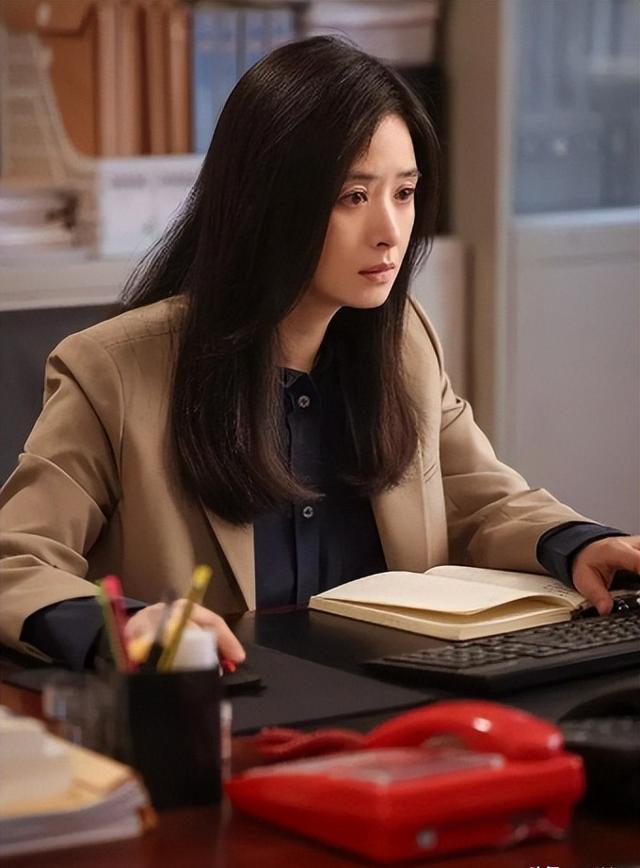 分手13年,一别两宽,蒋欣从不提王阳,如今才看懂她赢在哪