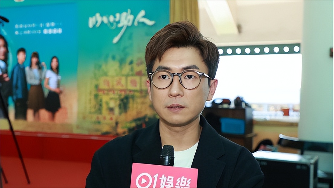 TVB力捧小生与前花旦亲密照引热议,曾亏掉母亲血汗钱艰难度日