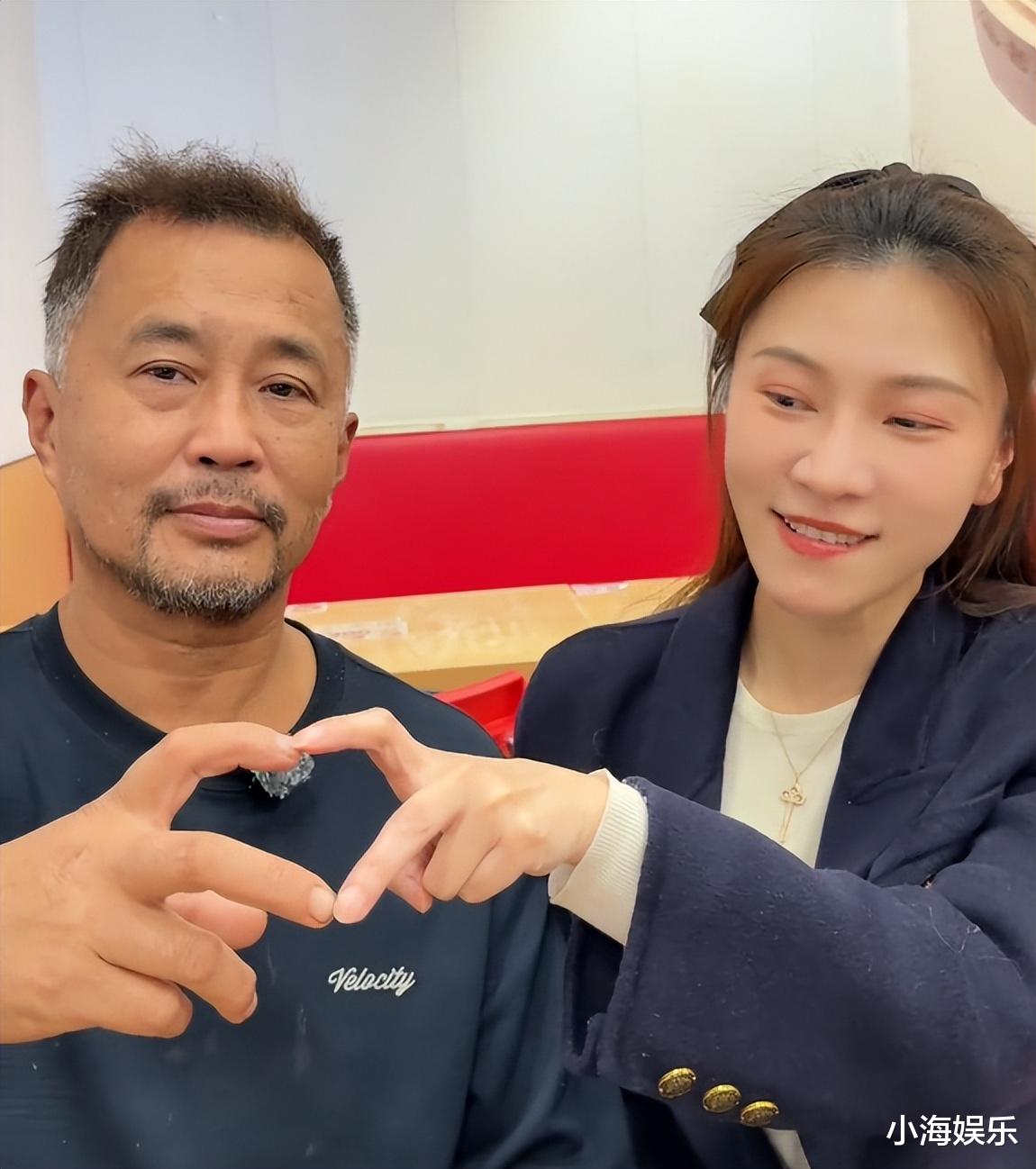 沈巍晓晓疑似同居！晓晓爆沈巍整晚都在看书，沈巍回应爱情观