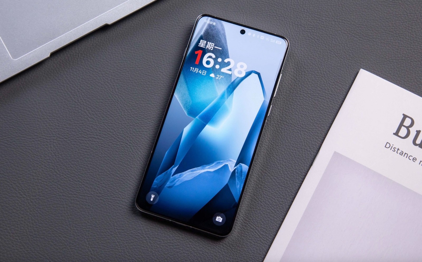 从4499元跌至2999元,骁龙8至尊版+2K屏幕+120变焦,入手再战五年