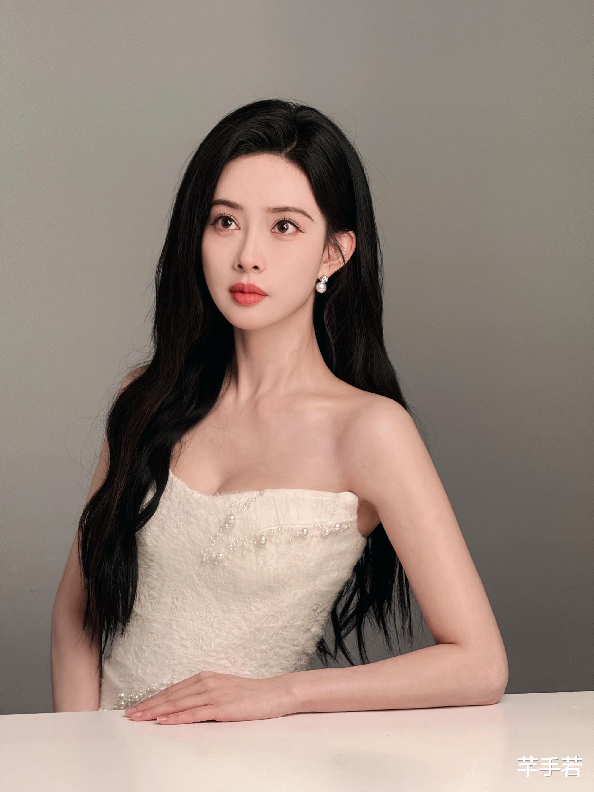 孟子义经纪人道歉，带陌生人进房车，并让陌生人在房车拍照并传播