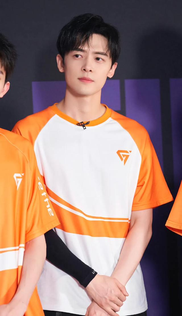 九位艺人已确定参加《披哥5》,七位来自当红男团,实力都很强悍