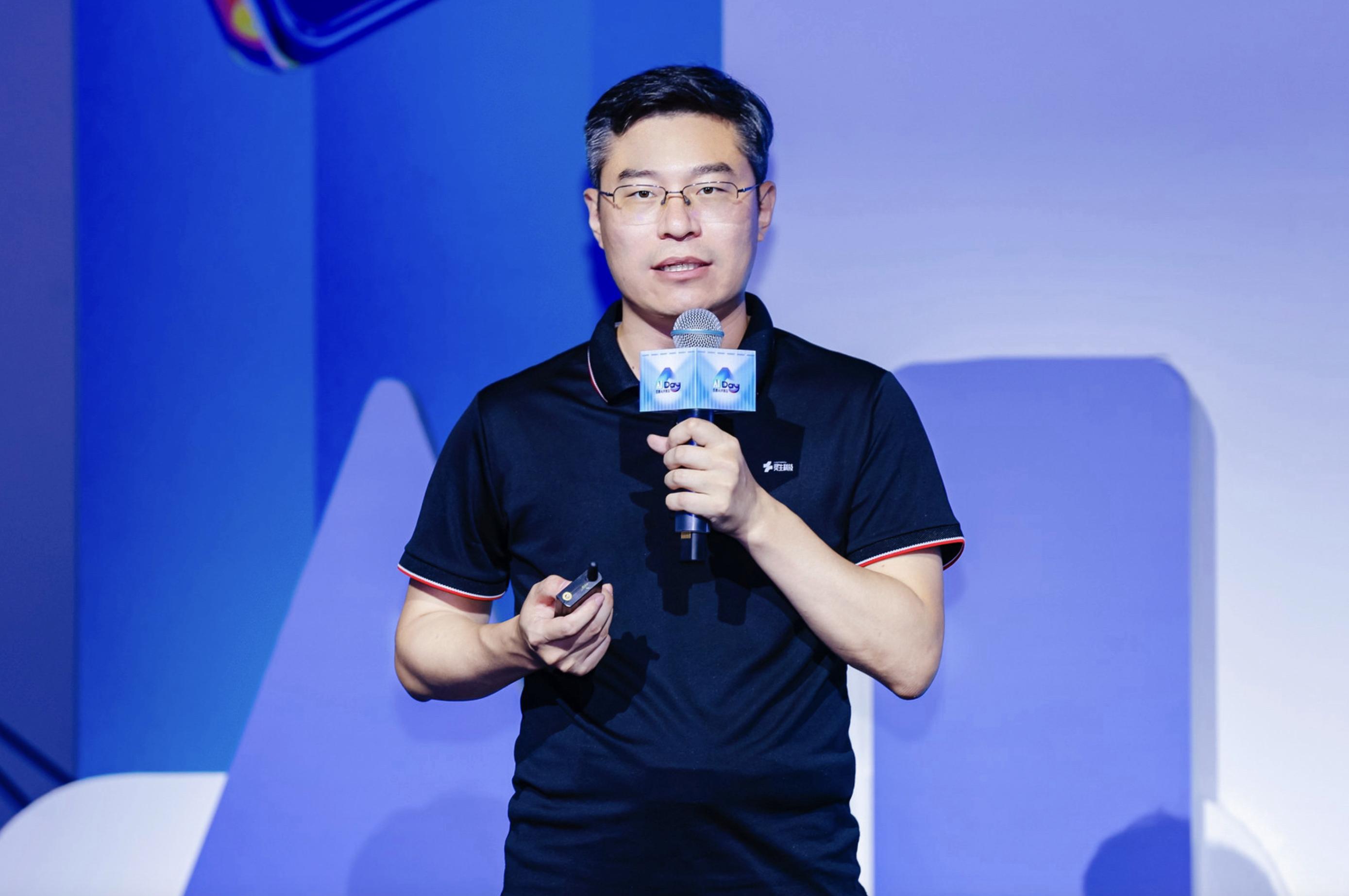 AI新勢力，開始拼起云實力