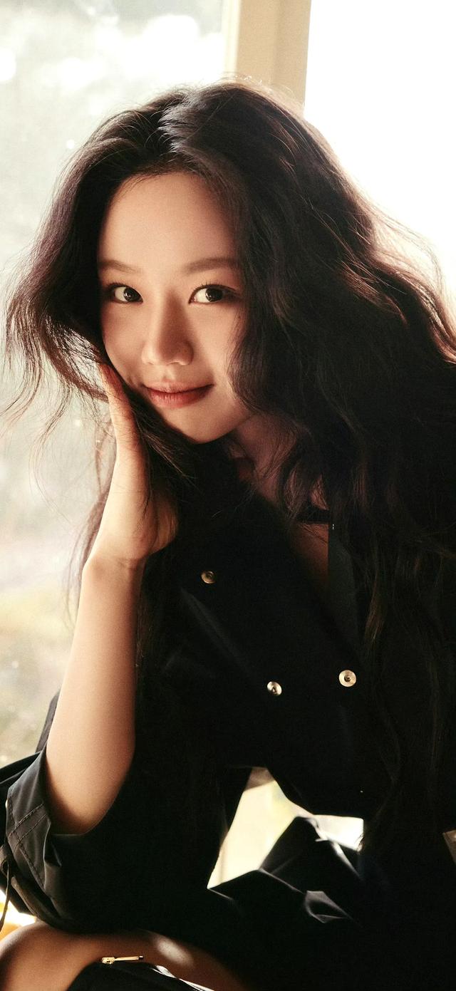 李惠利，这才是冷脸千金的标配