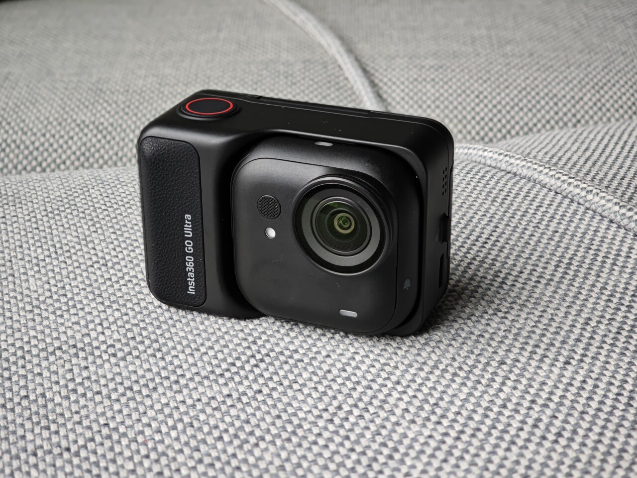 Insta360 GO Ultra評測：定位清晰的口袋相機，拒絕陽光機？