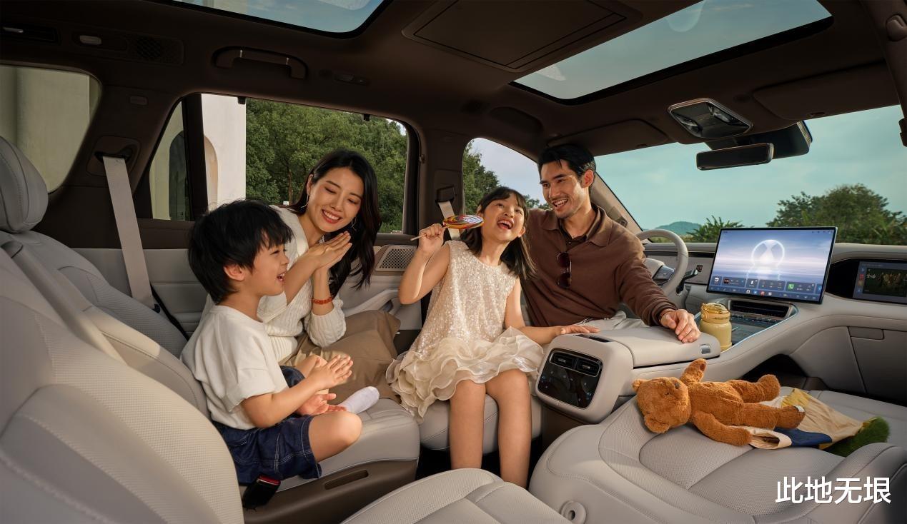 29.98万元起！腾势N8L大六座SUV上市，纯电续航230公里