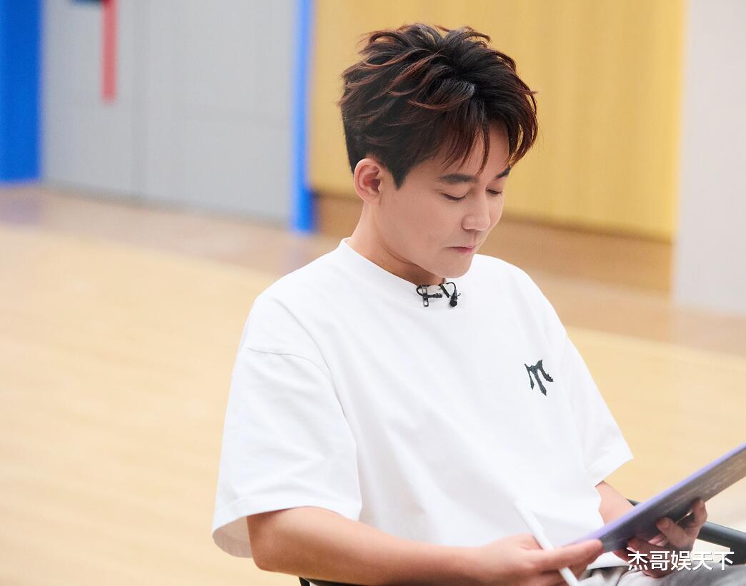 苏醒和张智霖这一跪，让《披哥5》彻底被打脸