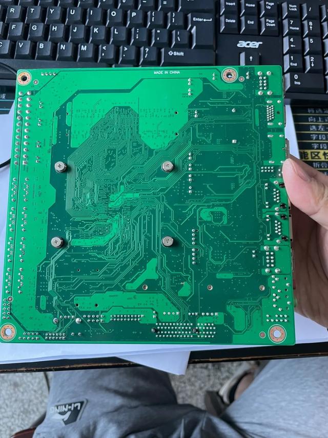 难捡漏的稀缺NAS妖板!先天飞牛NAS软路由圣体,性能持平N100