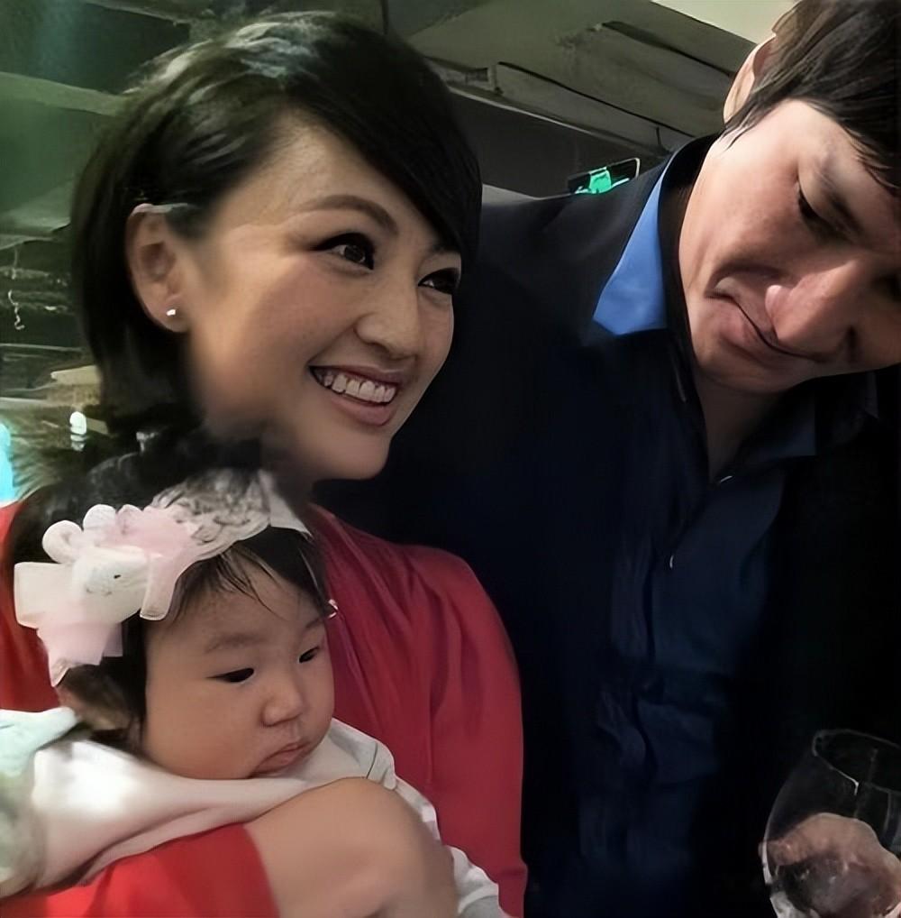 她是陈坤、陆毅得不到的女人，却嫁给“丑丈夫”，如今风光无限