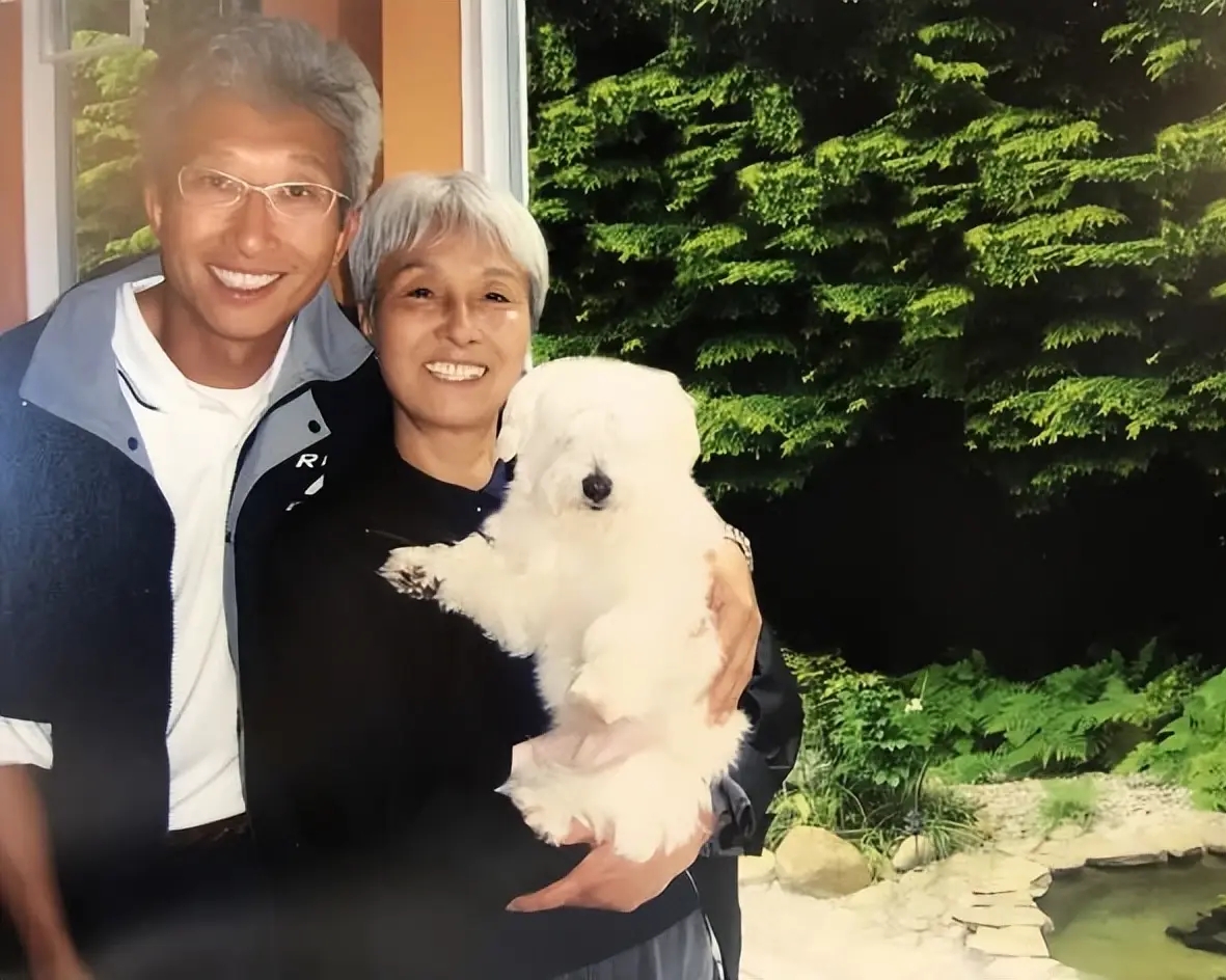 87岁老戏骨梁爱住进养老院，独子6年前去世，不愿当孙辈的累赘