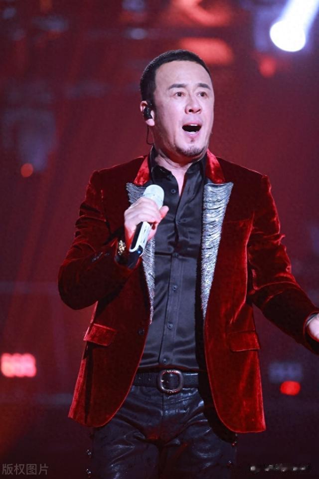 笑死！杨坤把“自己”告上法庭：求求你别再帮我开32场演唱会了！