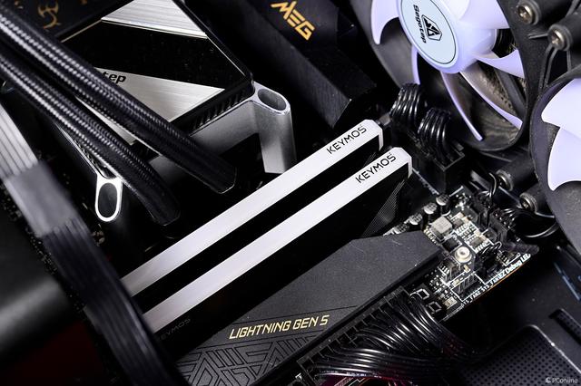 KEYMOS科摩思天河玄女DDR5 RGB灯条图赏:高颜值!实力派!