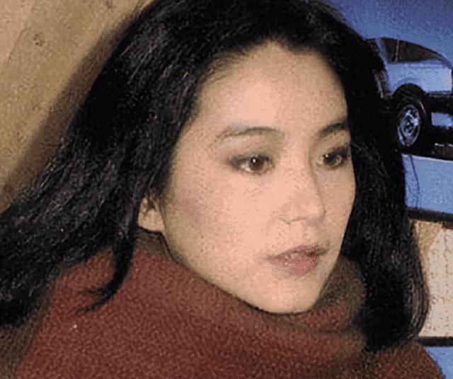 一手好牌打稀烂, 徐克称她是50年一遇的美女, 而她选择当20年\三姐\