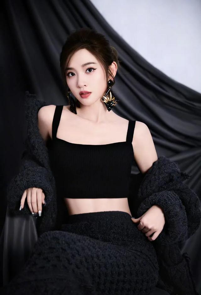 唐艺昕，半熟恋人新一期写真合集