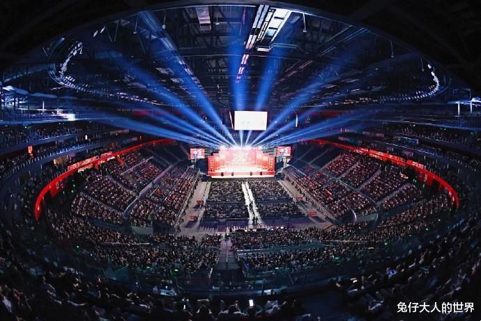 德云社修改节目单,副总烧饼带搭档空降四队,网友猜测,要有大动作