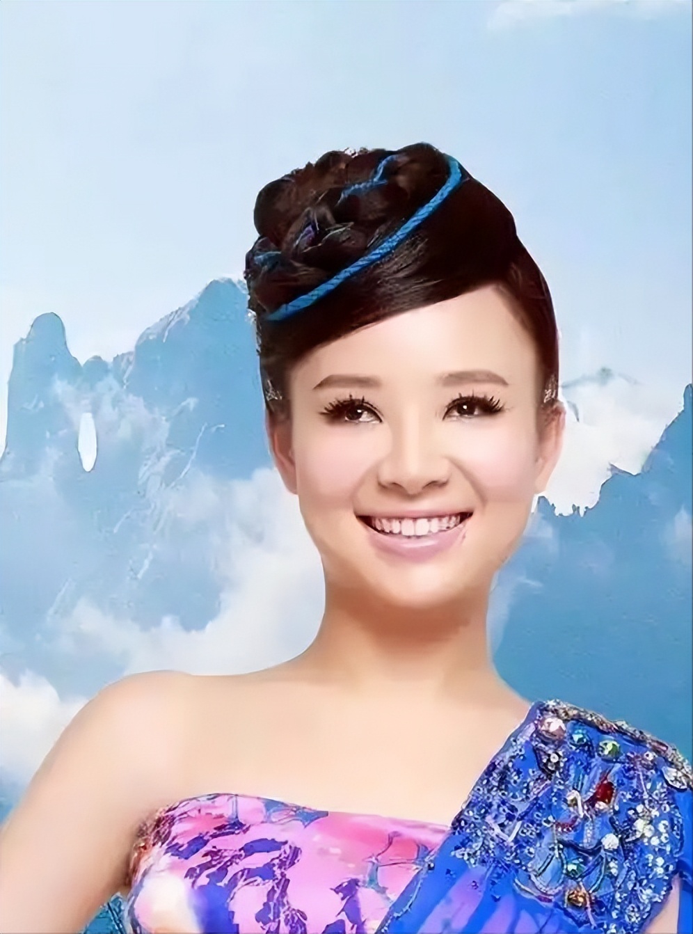 盲人歌手刘赛：7年前，不顾反对嫁到农村，如今丈夫成了她的骄傲