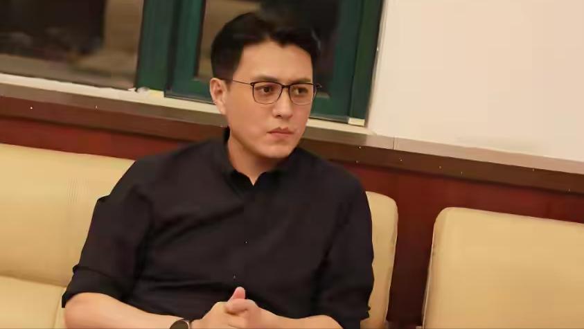 假臀假身材假学霸，娱乐圈“从头假到脚”，还有什么是真的?