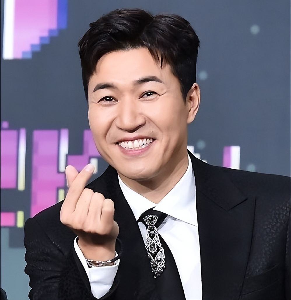 韩星金钟民公开婚后宠妻生活,每天报告工作行程,上交财政大权