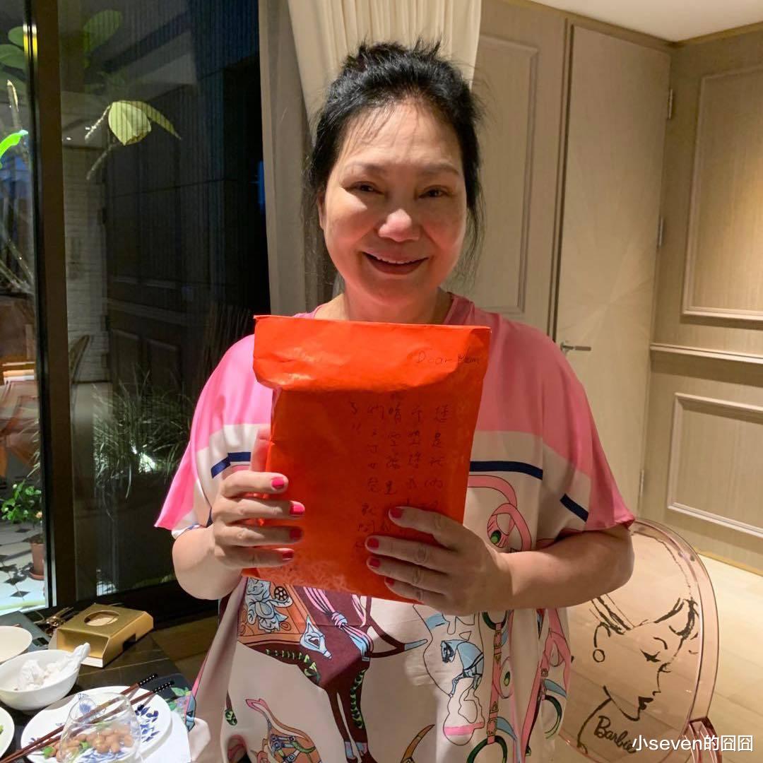 大S妈妈近况曝光，心脏痛到无法呼吸，连夜送到医院急诊