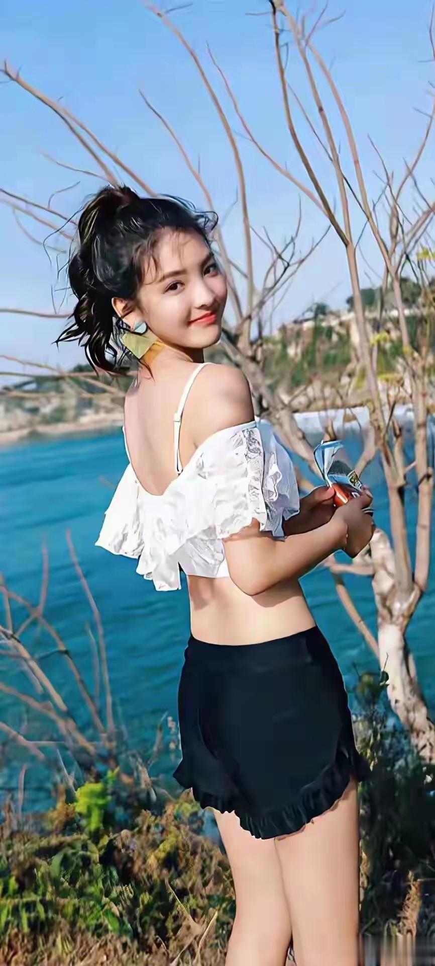 章若楠身材好在哪里？纤细而有线条，骨感且含张力。