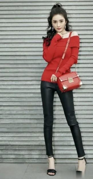 杨幂带货了一种裤子:“露胯裤”才真厉害,显瘦又修身,好高级