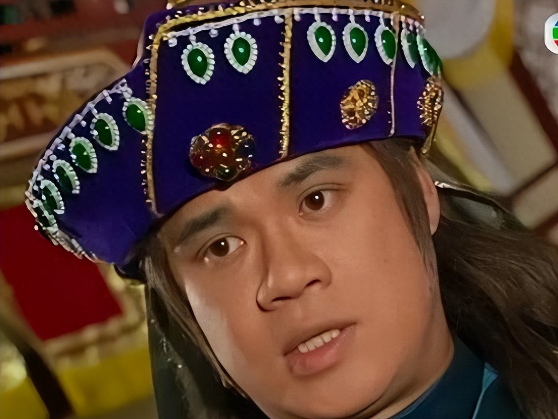 香港知名男星被曝有多位红颜知己，刚在节目认爱，被爆料不会结婚