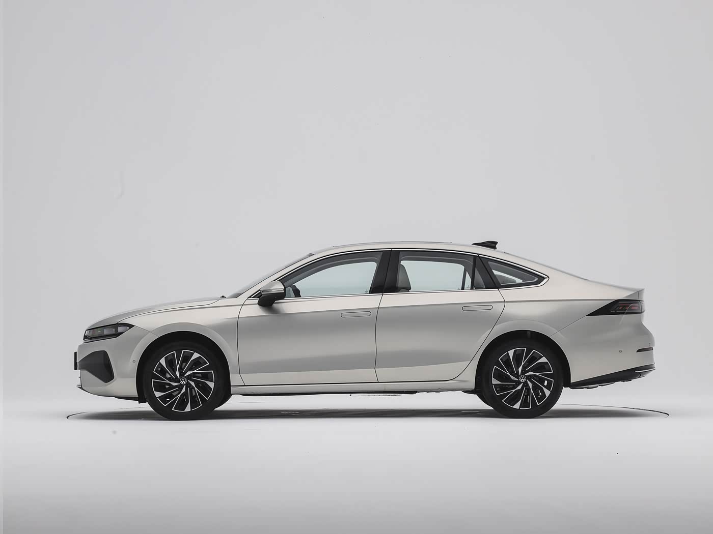 新一代大众速腾L实拍！外观整体更新，售价或很亲民，配1.5T动力