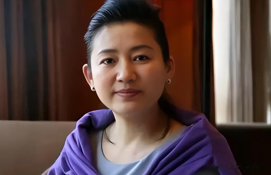 善恶到头终有报！57岁央视女主持王小丫，已走上另一条大路