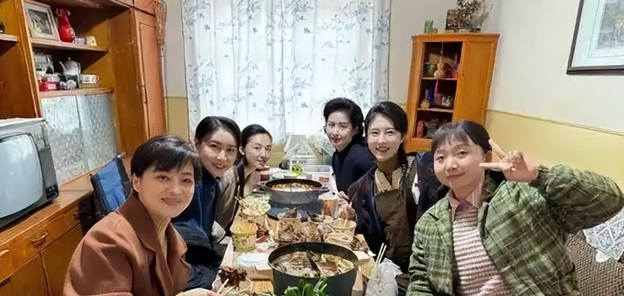 央视开年大剧，《父母爱情》姐妹篇来袭，演员阵容曝光，熬夜也追