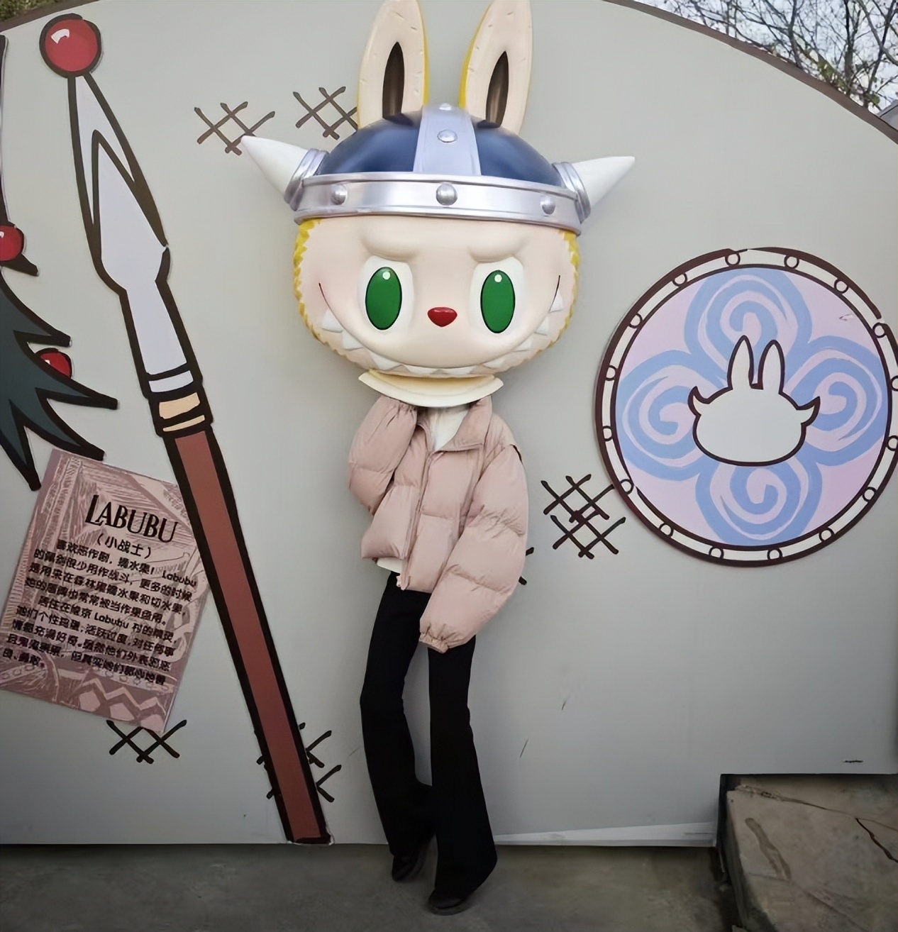 张梓琳庆祝圣诞节,俩女儿超萌出镜,9岁胖妹露正脸和妈妈一样美