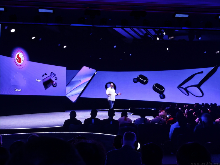 今年的骁龙峰会，AI和“周年庆”成为了开场主题