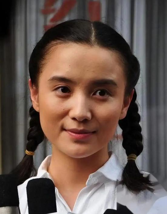 人在做天在看，44岁宋佳被贴标签多年不辩解 如今走上了另一条道路