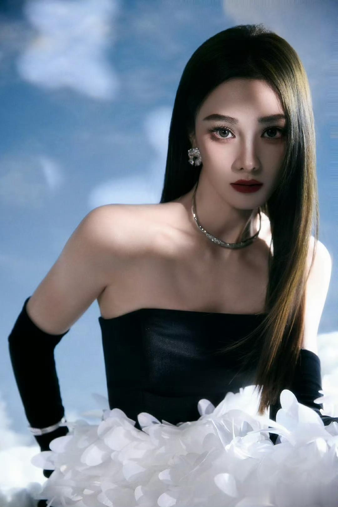 彭小苒丨时尚芭莎艺术