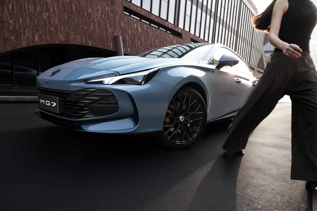 限时售价11.69万起，MG7重新定义15万级轿跑标杆