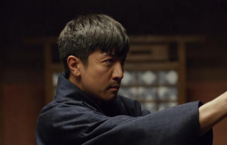 不会演别硬演！43岁演女特工摇头晃脑像个傻白甜，张颂文都带不动