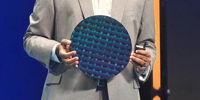 英特爾將“放棄”18A制程，并停止開發玻璃基板？