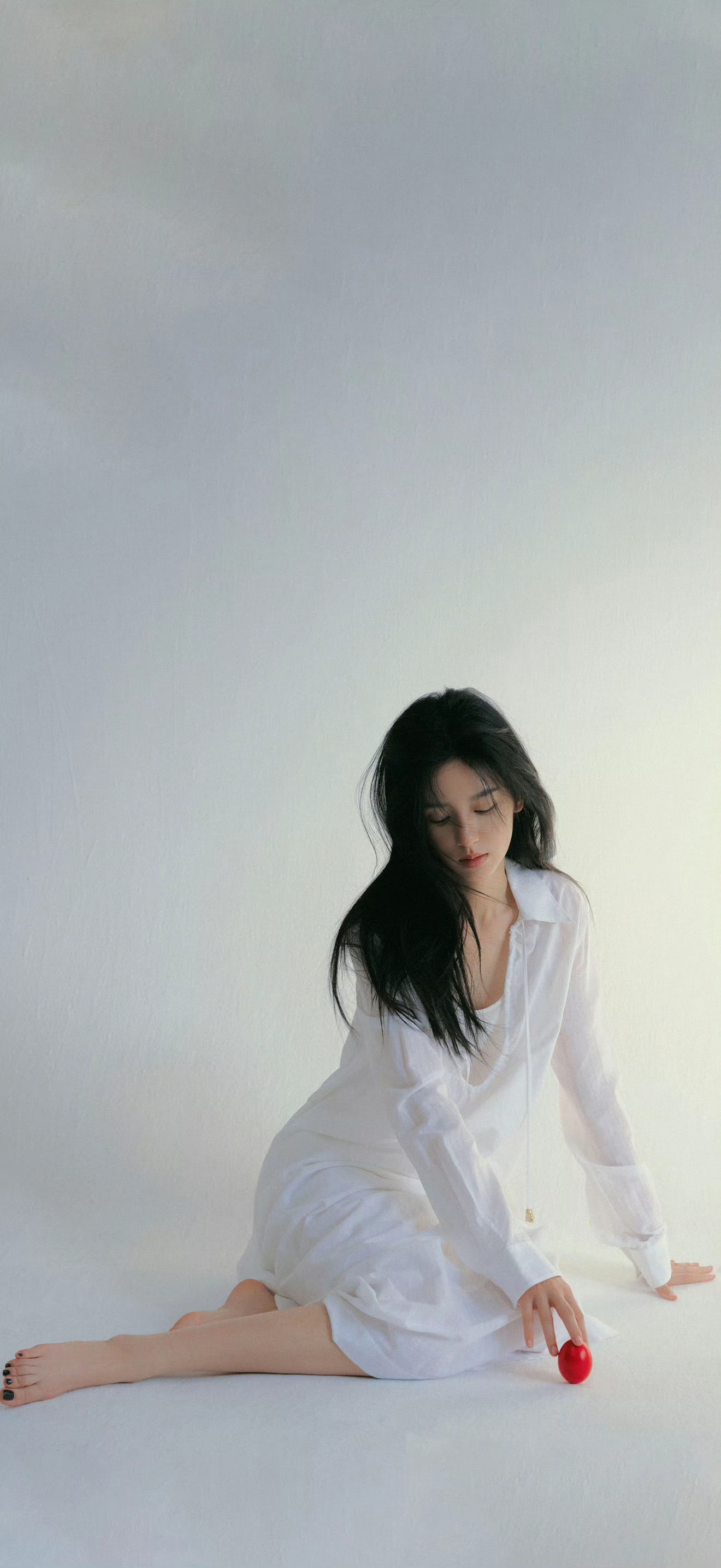 冷脸美女周也，周也最新妆造大片壁纸美图更新