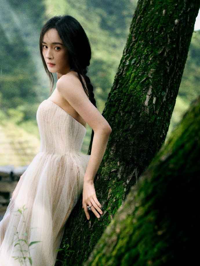 杨幂生日写真如约而至