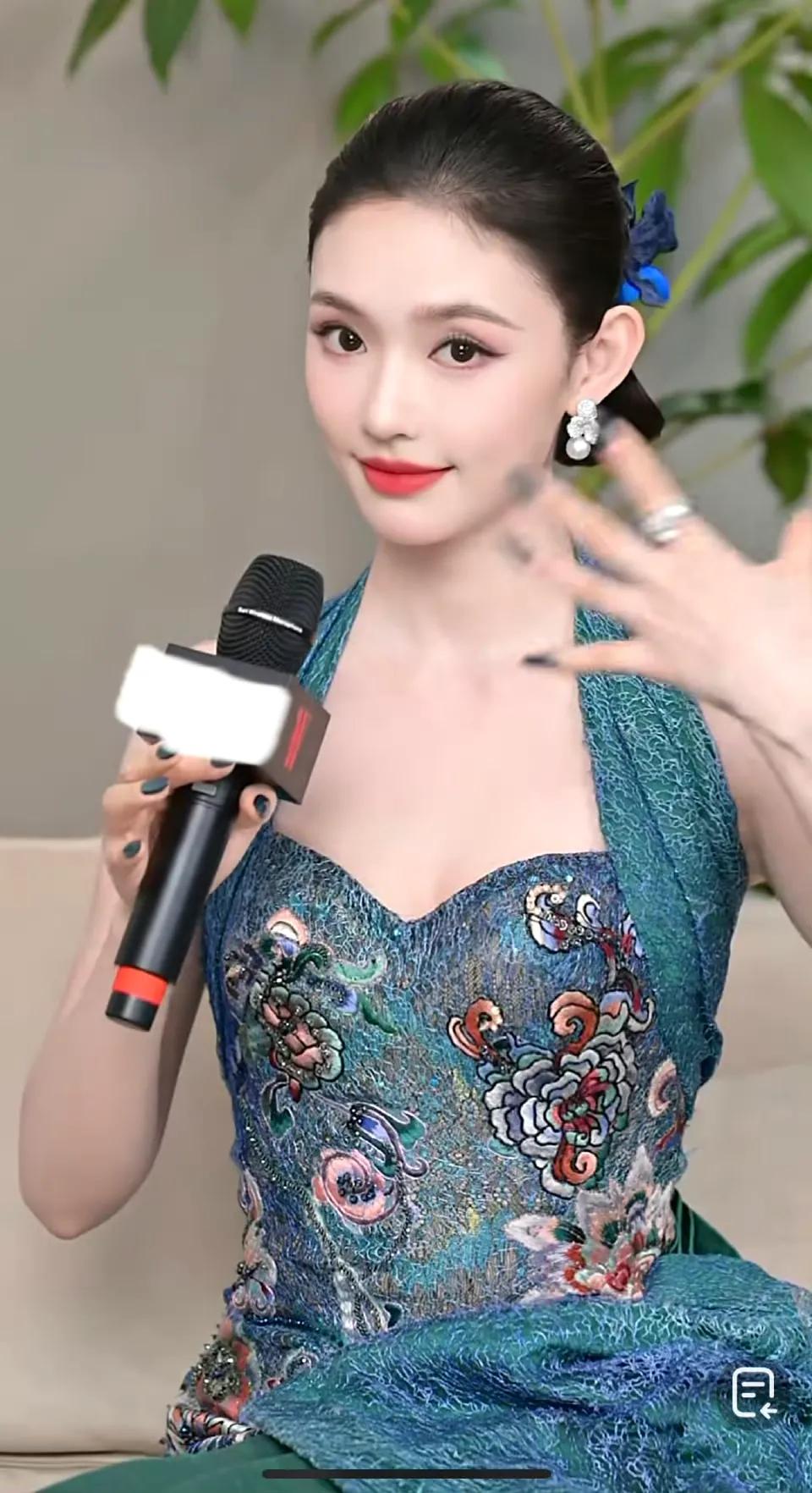 林允W盛典直播状态