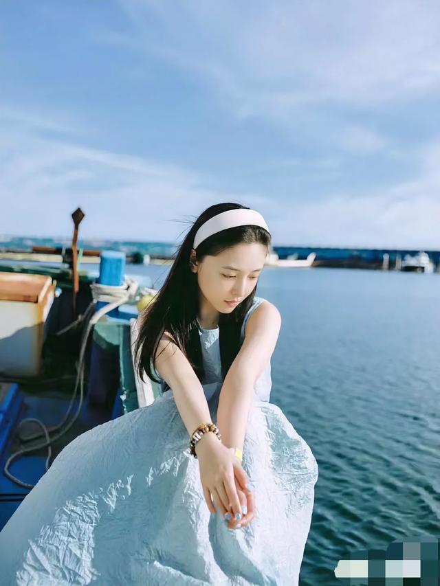 惊!当年青涩的武大校花,十年后樱花树下美得更惊艳