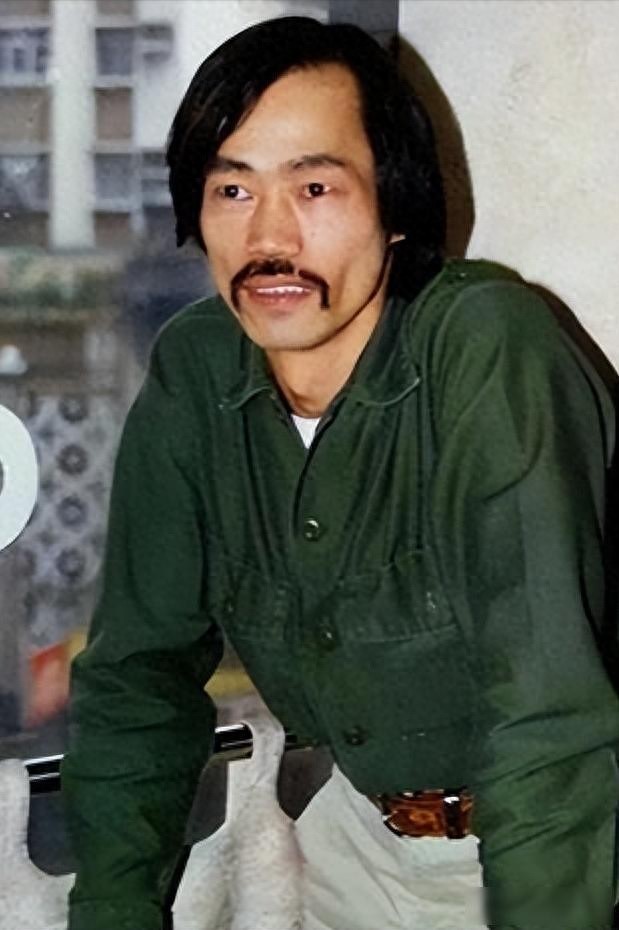 成龙豪掷800万请元华出山，老人果断拒绝，陈思诚10万却秒同意