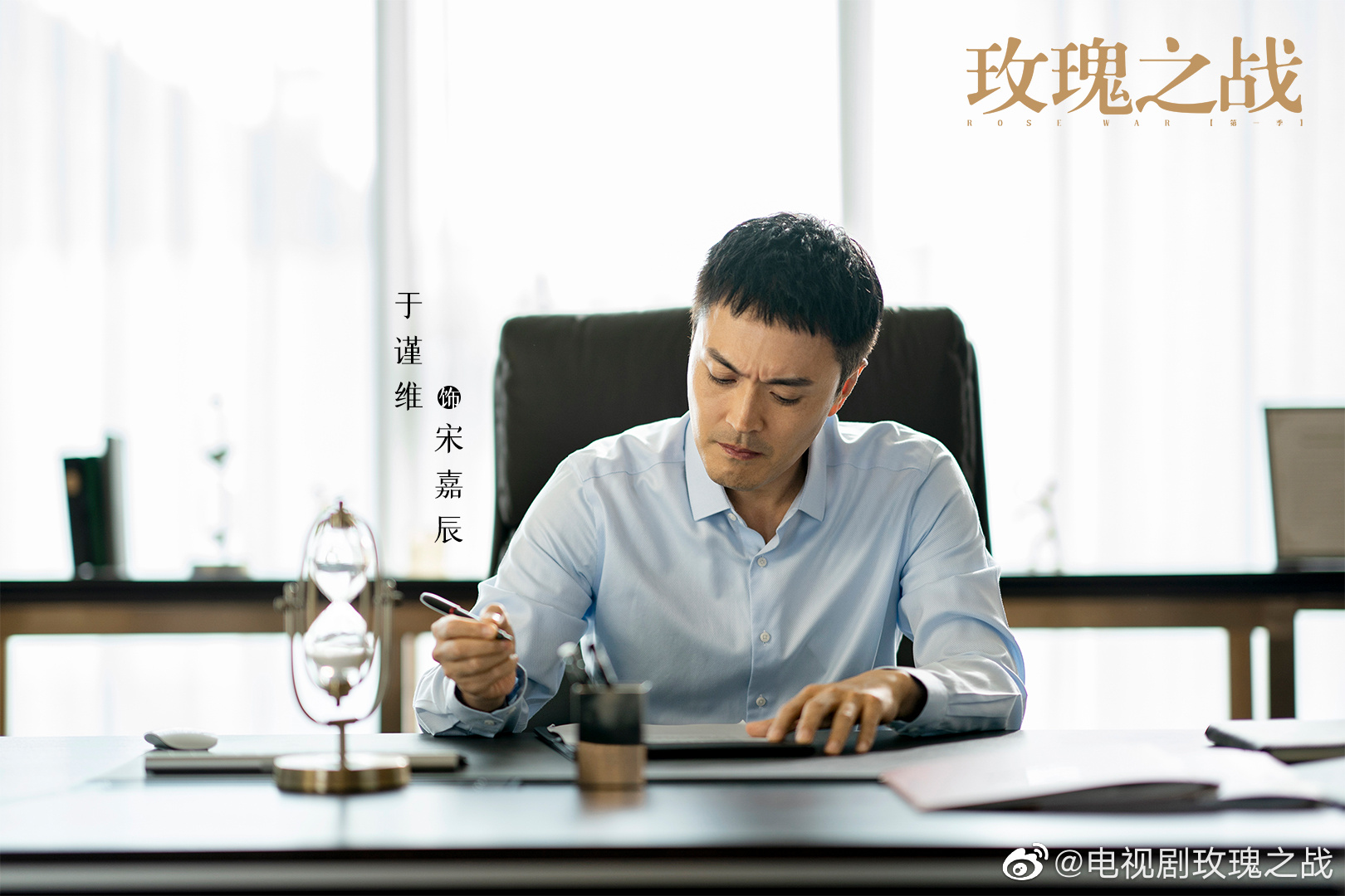 本来还挺红，偏要赶时髦改个艺名，几十年戏白演了，糊得像新人