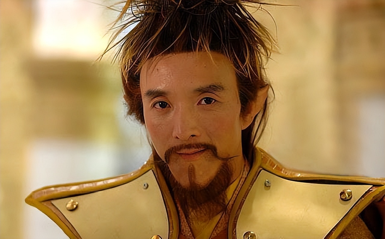 青翼蝠王韦一笑扮演者刘长生元旦尽享天伦之乐，小儿子迎三胎