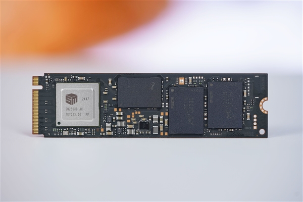 英睿達速度最快的Gen 5 SSD！T710 2TB圖賞