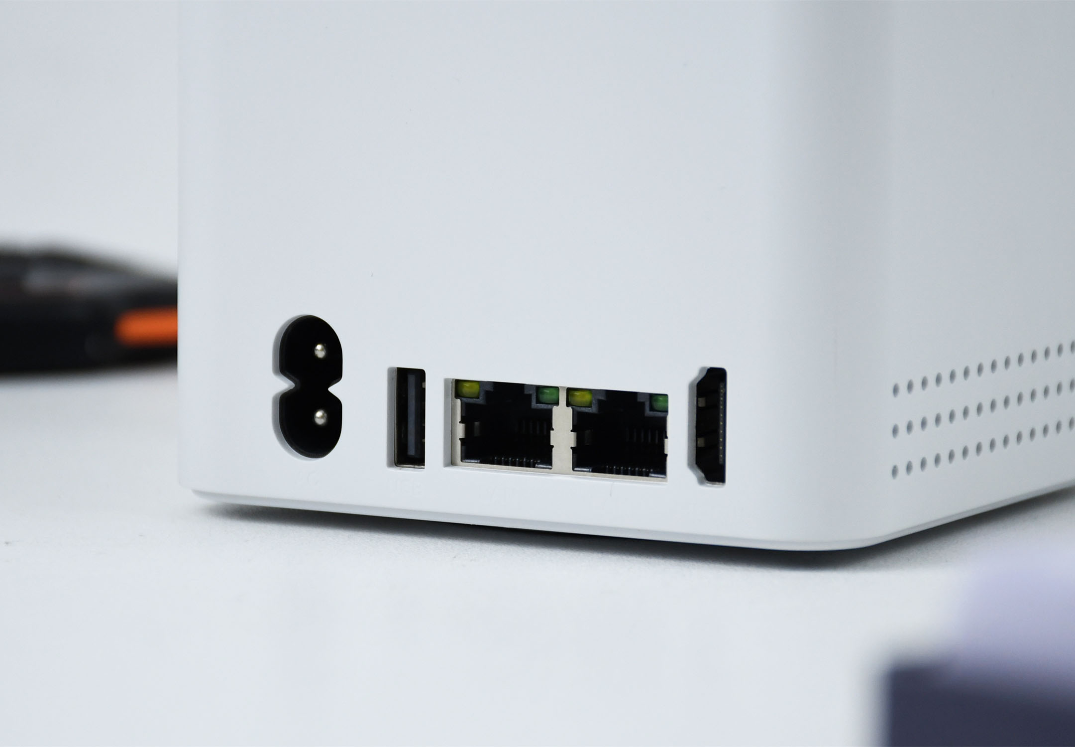 能安裝6塊硬盤！千元價位的“NAS型”迷你電腦：零刻ME mini簡評