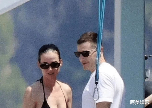 顶流女星和加拿大前总理约会？这个世界终于癫成了我们不认识的样子